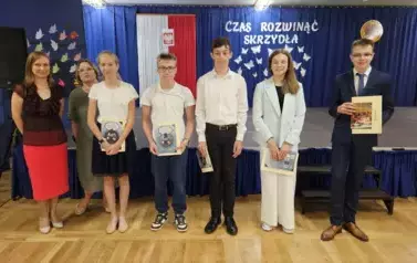 Wyr&oacute;żnieni uczniowie klasy 6b