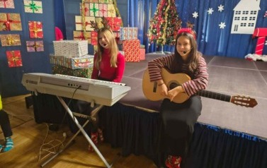 Młodzi instrumentaliści na scenie