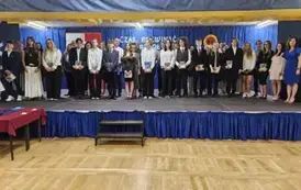 Wyr&oacute;żnieni uczniowie z klasy 8c