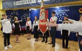 Odnowienie ślubowania uczni&oacute;w klas &oacute;smych