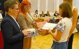 Ida Gajda odbiera nagrodę