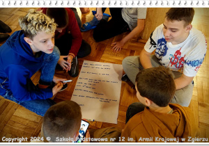 Nasi uczniowie podczas zajęć na obozie językowym EuroWeek - zajęcia grupowe