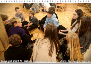 Nasi uczniowie podczas zajęć na obozie językowym EuroWeek - zajęcia grupowe